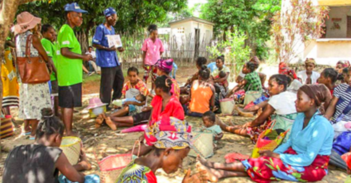 Ménages Modèles et Parrains : accroître les actifs communautaires afin d’accélérer l’adoption des pratiques familiales essentielles en santé maternelle et infantile